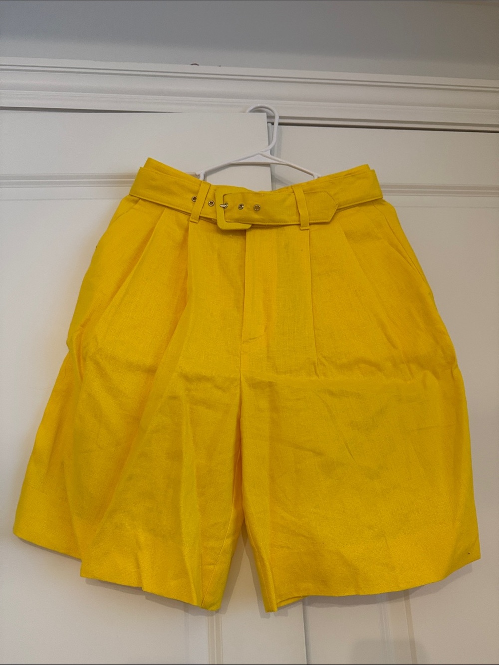 NWOT Banana Republic Bright Yellow Pleated Belted Linen Shorts